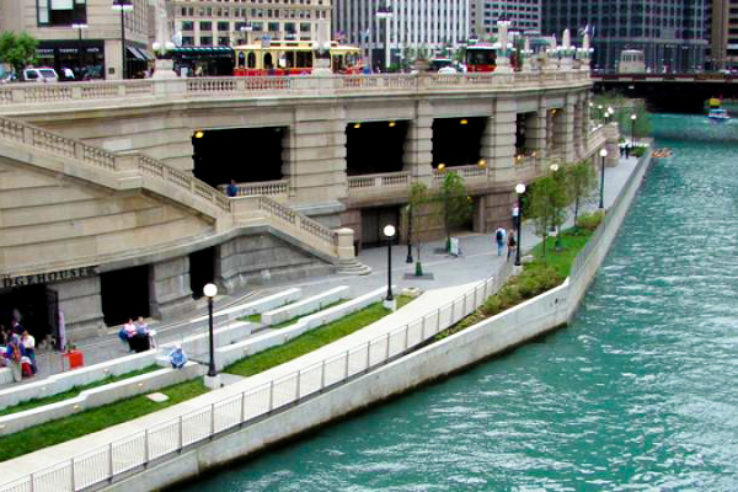 Chicago Riverwalk, Michigan Avenue to State Street